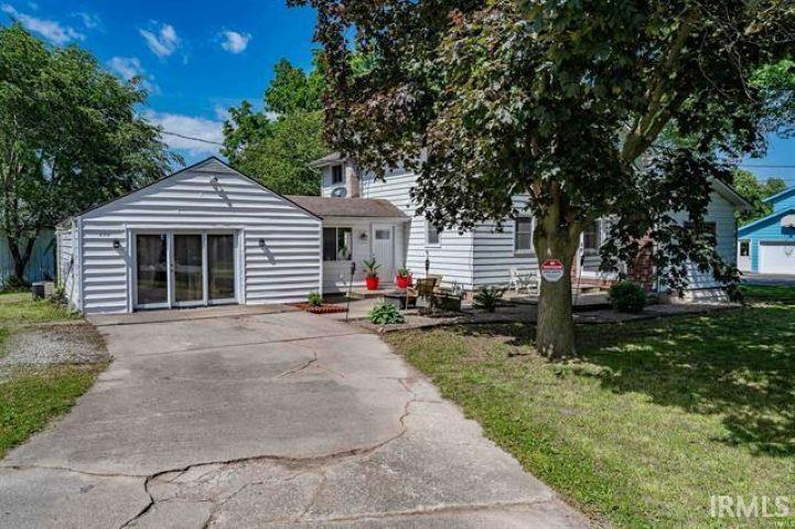230 East Chestnut Street Waterloo, IN 46793 - Photo 2 of 36