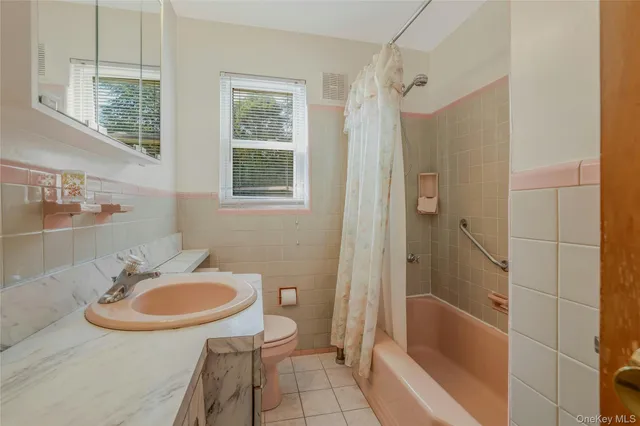 $959,000 | 908 6th Avenue, New Hyde Park, NY 11040