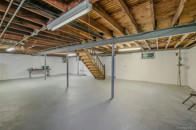 $959,000 | 908 6th Avenue, New Hyde Park, NY 11040