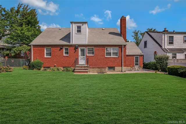 $959,000 | 908 6th Avenue, New Hyde Park, NY 11040