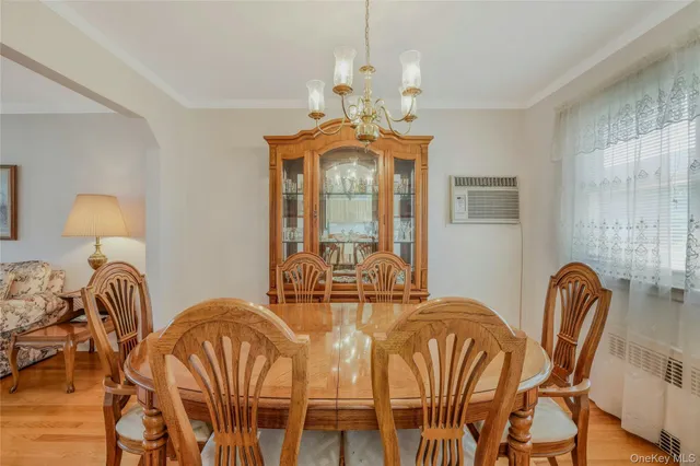 $959,000 | 908 6th Avenue, New Hyde Park, NY 11040