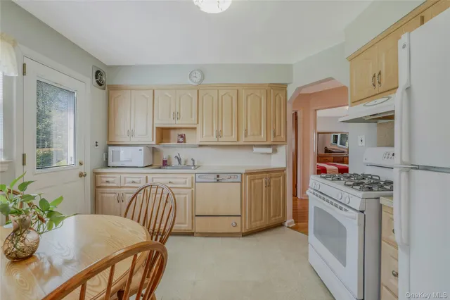 $959,000 | 908 6th Avenue, New Hyde Park, NY 11040