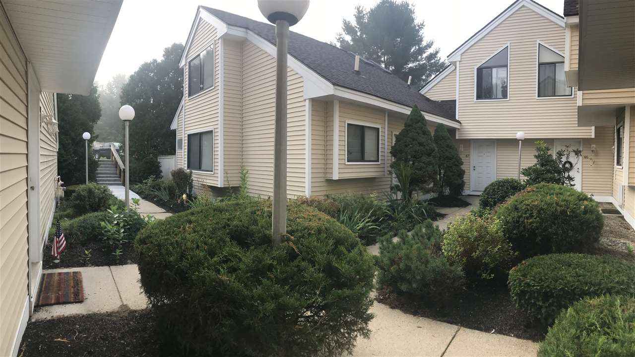43 Franklin Heights Rochester, NH 03867 - Photo 1 of 17