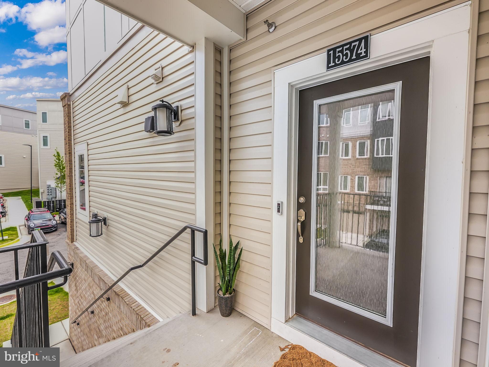 15574 Grade Line Place Woodbridge, VA 22191 - Photo 4 of 34
