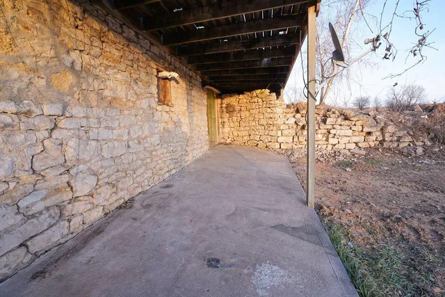 $399,000 | 23618 210th Road, Atchison, KS 66002