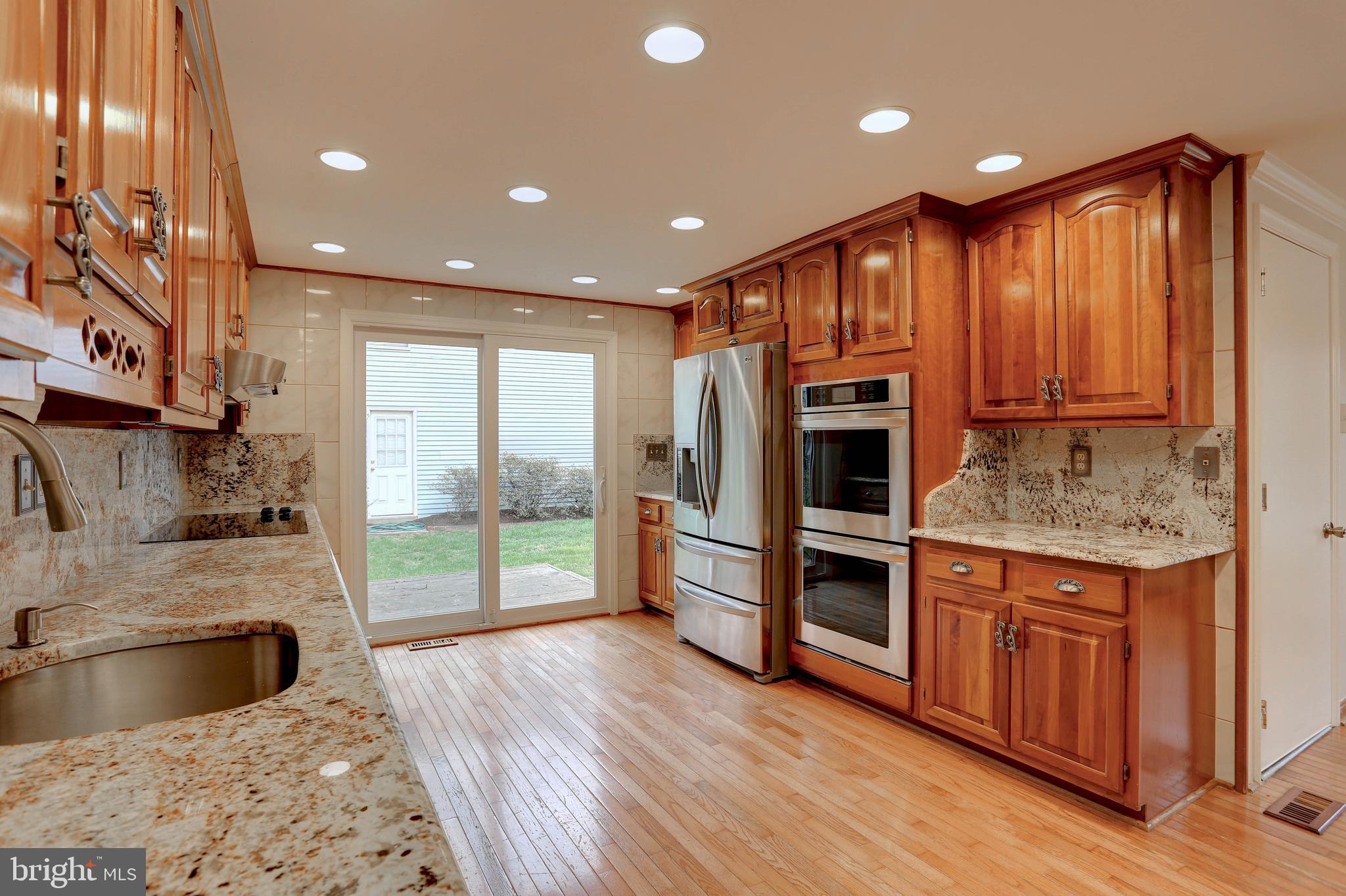 9451 Keepsake Way Columbia, MD 21046 - Photo 11 of 54 Kitchen