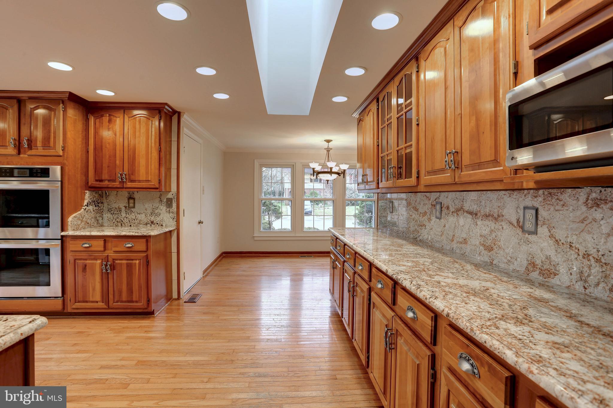 9451 Keepsake Way Columbia, MD 21046 - Photo 12 of 54 Kitchen