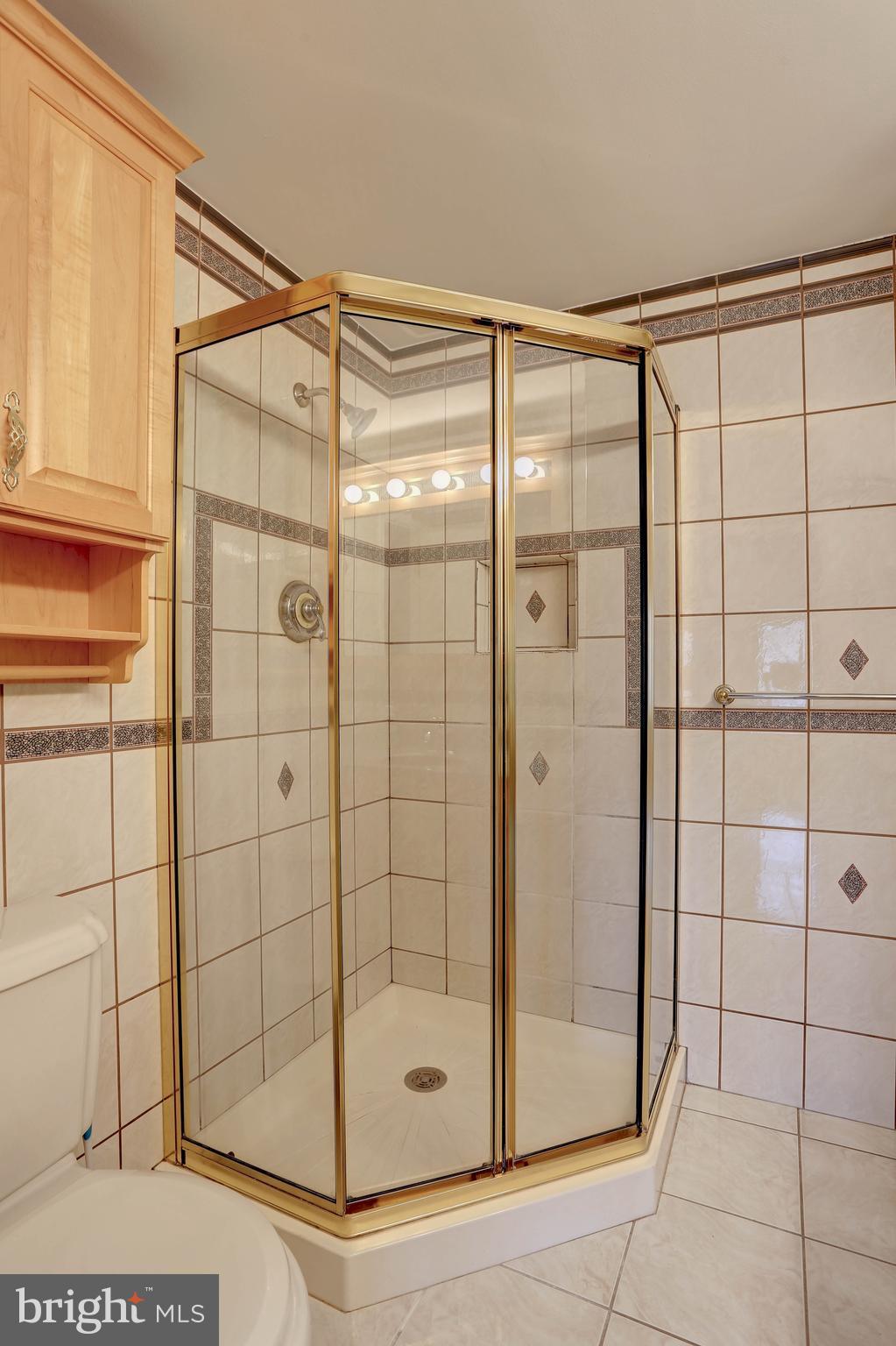 9451 Keepsake Way Columbia, MD 21046 - Photo 28 of 54 Primary Bath