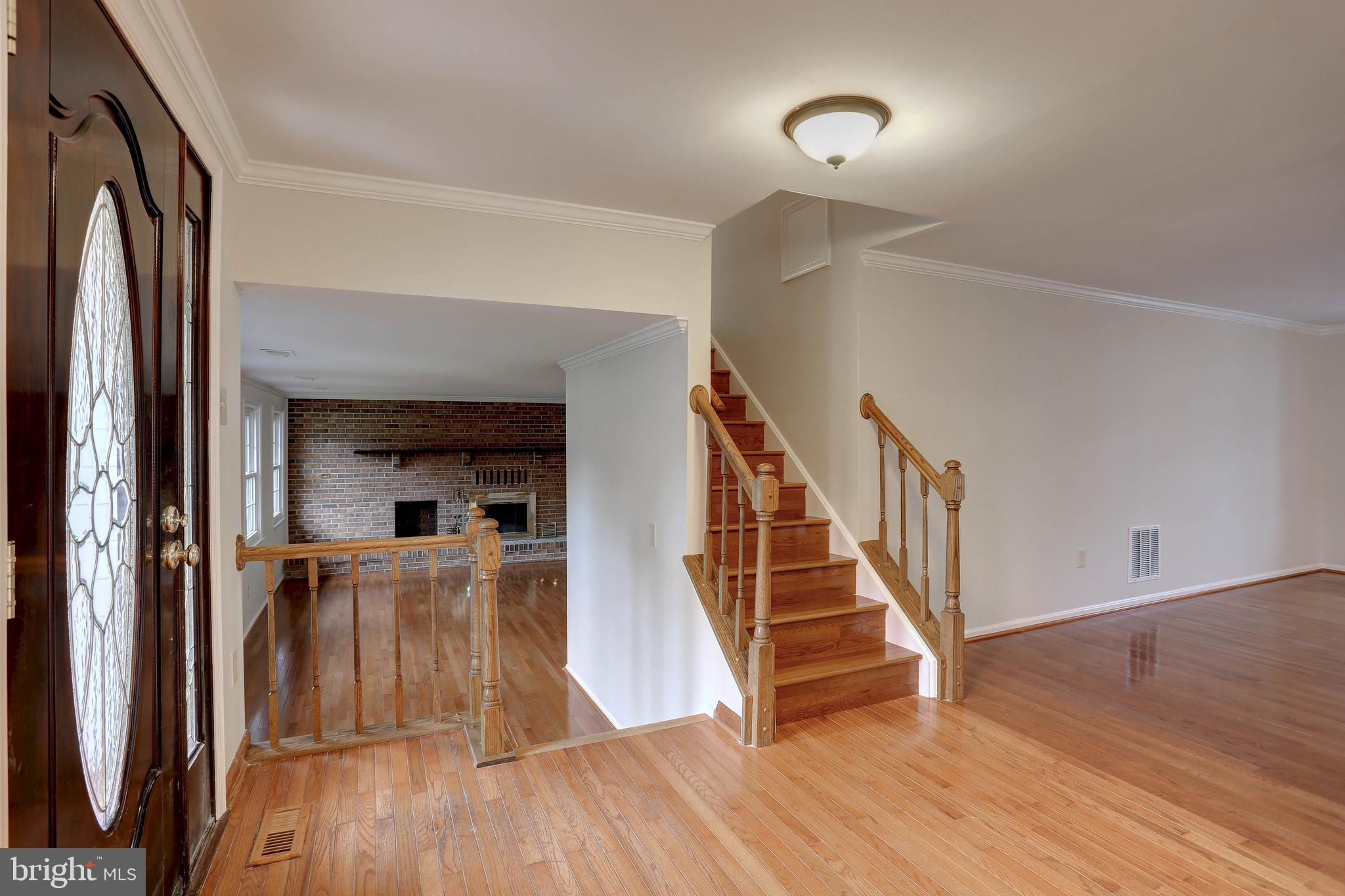 9451 Keepsake Way Columbia, MD 21046 - Photo 3 of 54 Foyer