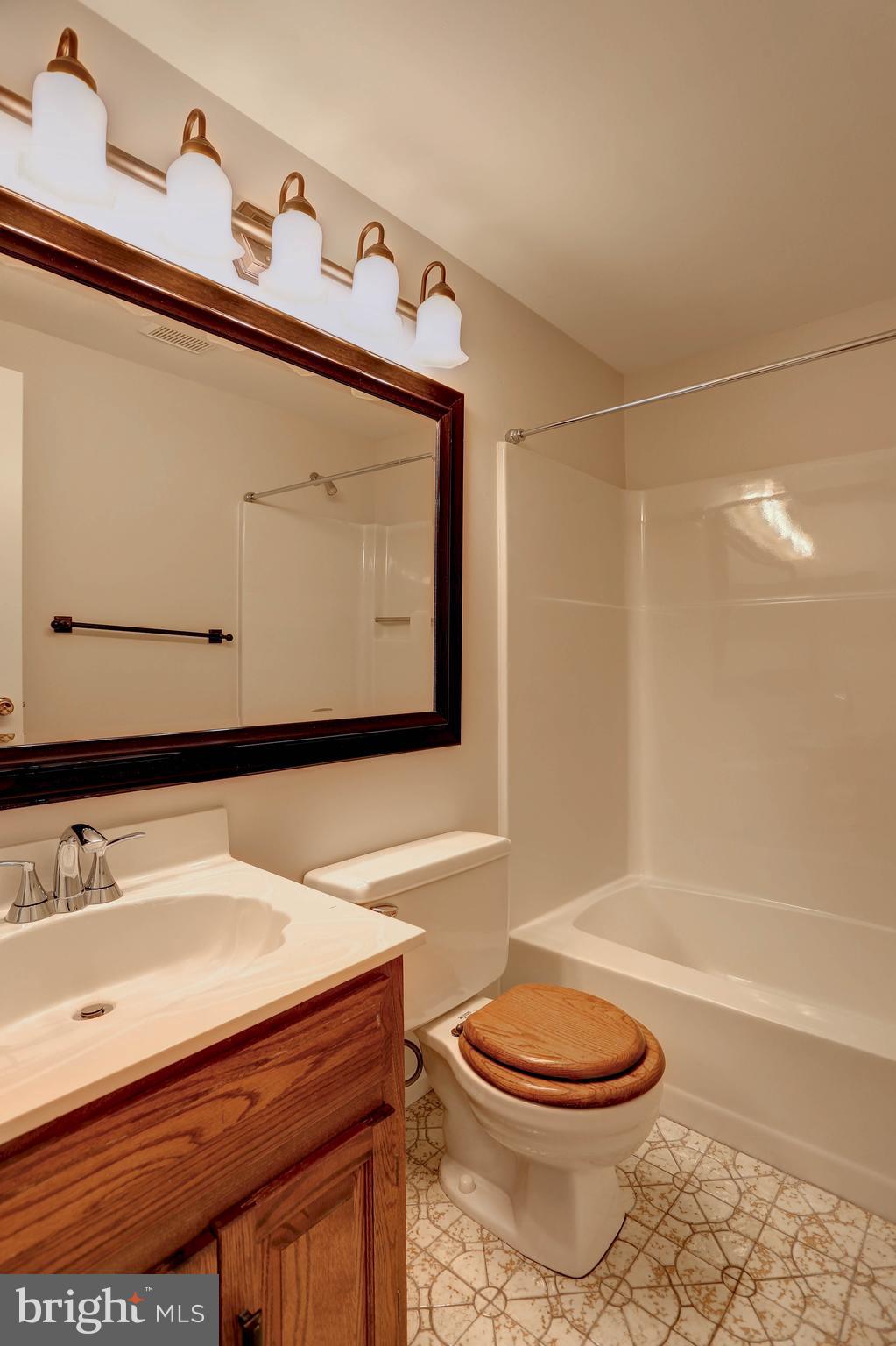 9451 Keepsake Way Columbia, MD 21046 - Photo 33 of 54 Bath 2