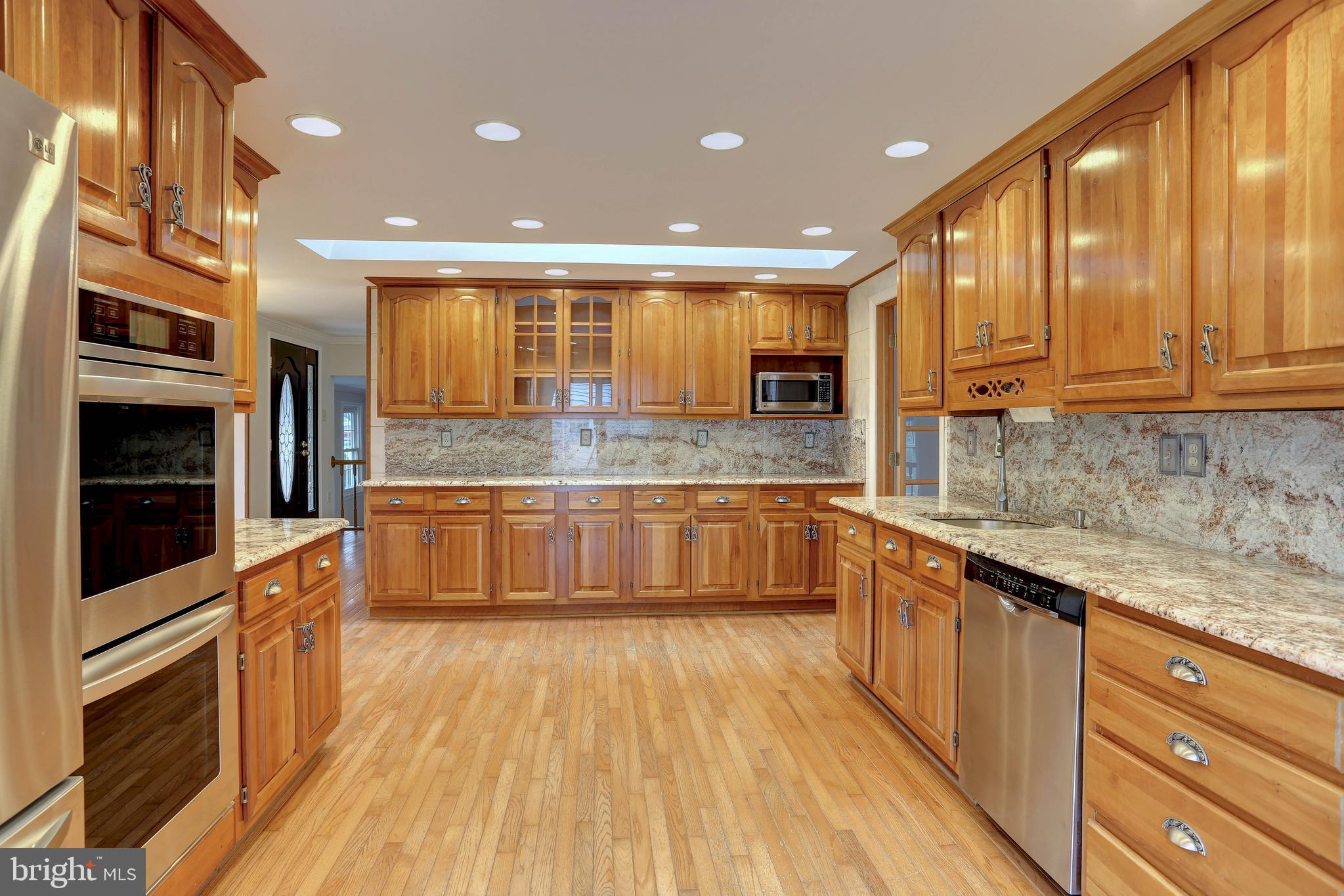 9451 Keepsake Way Columbia, MD 21046 - Photo 10 of 54 Kitchen