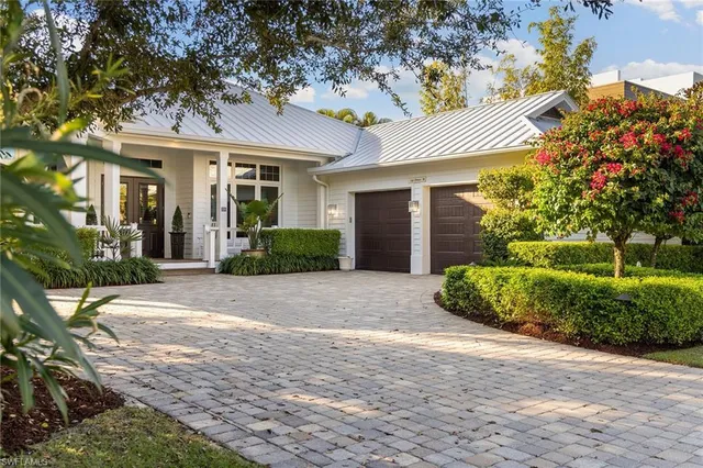 $5,895,000 | 642 Bougainvillea Road, Naples, FL 34102