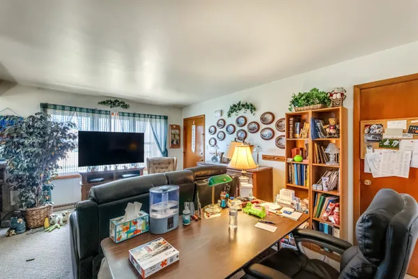 $450,000 | 1410 Hickory Lane, New Holstein, WI 53061