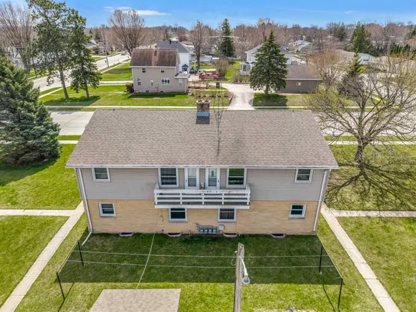 $450,000 | 1410 Hickory Lane, New Holstein, WI 53061