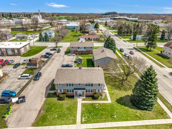 $450,000 | 1410 Hickory Lane, New Holstein, WI 53061