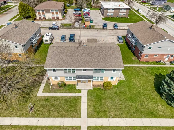 $450,000 | 1410 Hickory Lane, New Holstein, WI 53061