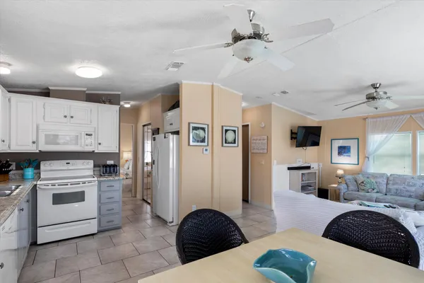 $525,000 | 701 Spanish Main Drive, Unit 453, Cudjoe, FL 33042