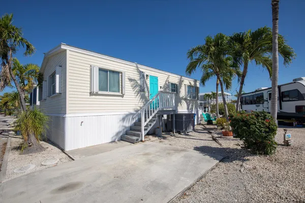 $525,000 | 701 Spanish Main Drive, Unit 453, Cudjoe, FL 33042