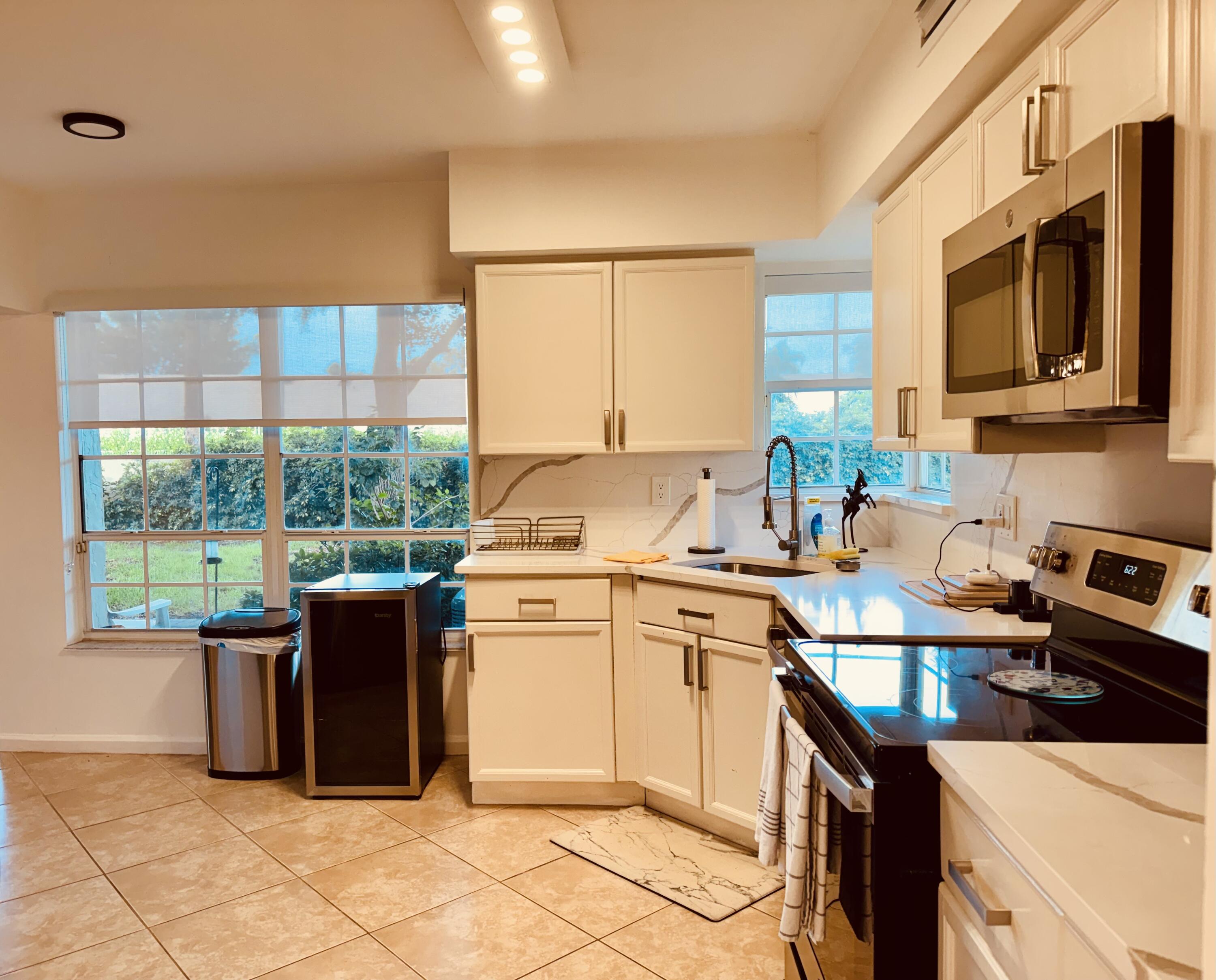 17274 Boca Club Boulevard, Unit 2308 Boca Raton, FL 33487 - Photo 6 of 37 IMG_1730
