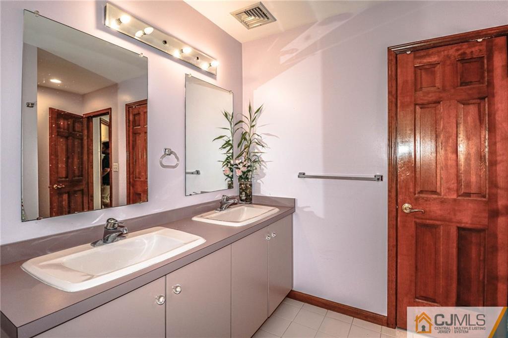 7 Mindy Road Edison, NJ 08820 - Photo 29 of 40 Gallery Image 29