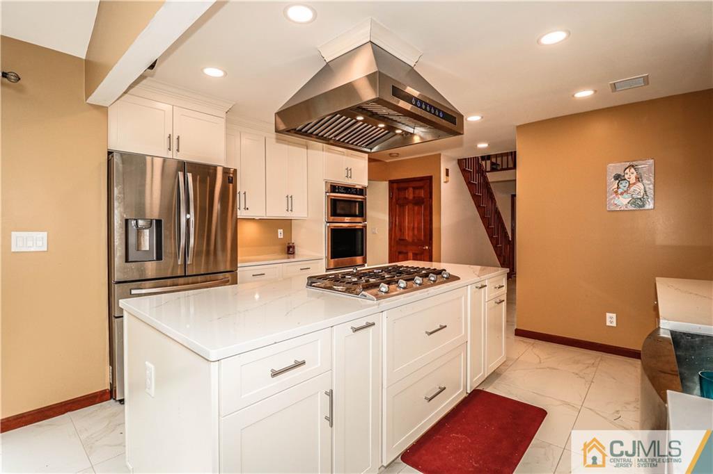 7 Mindy Road Edison, NJ 08820 - Photo 5 of 40 Gallery Image 5