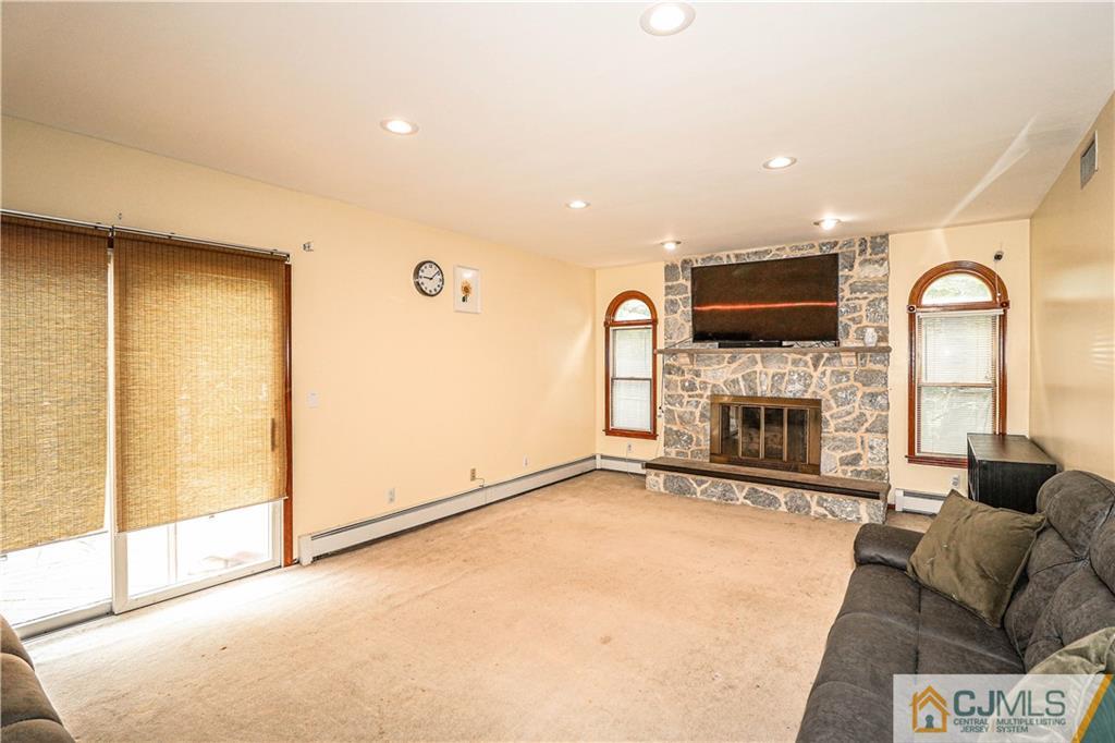 7 Mindy Road Edison, NJ 08820 - Photo 8 of 40 Gallery Image 8