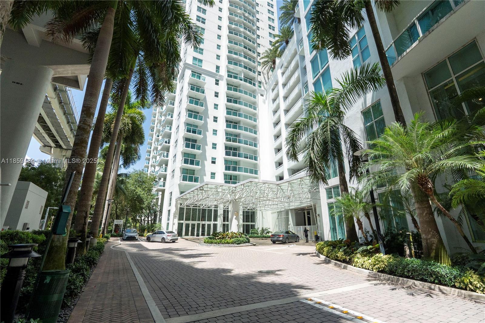 31 Southeast 5th Street, Unit 2610 Miami, FL 33131 - Photo 1 of 24
