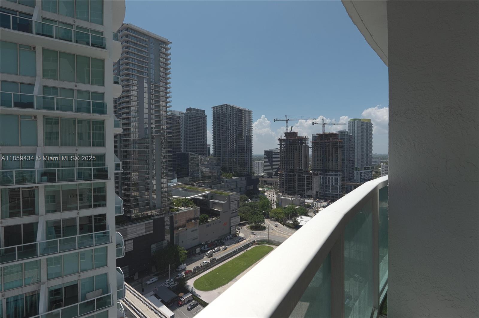 31 Southeast 5th Street, Unit 2610 Miami, FL 33131 - Photo 19 of 24