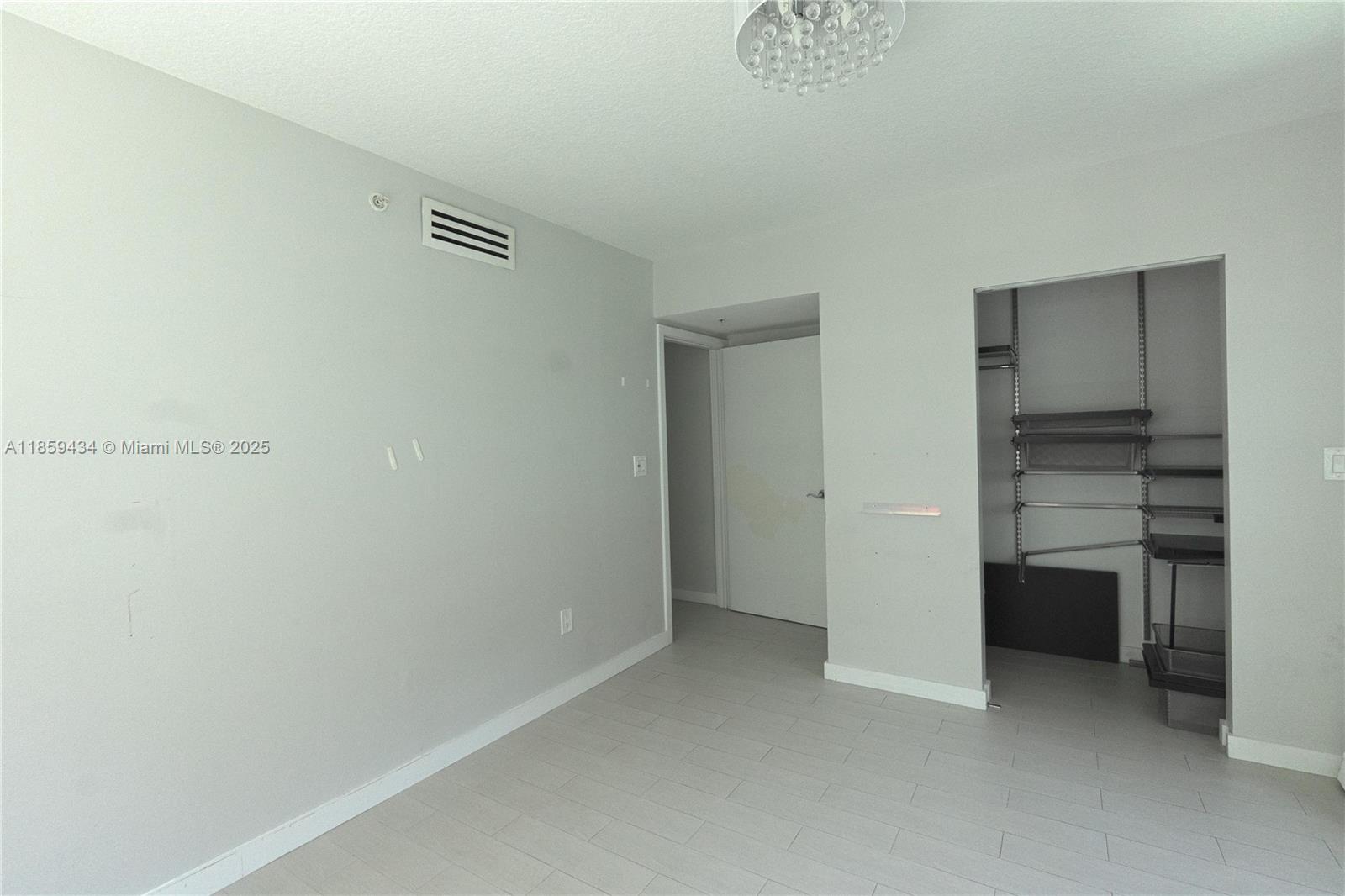 31 Southeast 5th Street, Unit 2610 Miami, FL 33131 - Photo 22 of 24