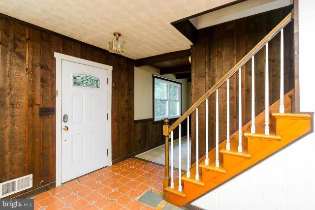5518 Emory Road Upperco, MD 21155 - Photo 5 of 23 Interior (General)