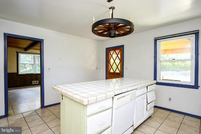 5518 Emory Road Upperco, MD 21155 - Photo 10 of 23 Interior (General)