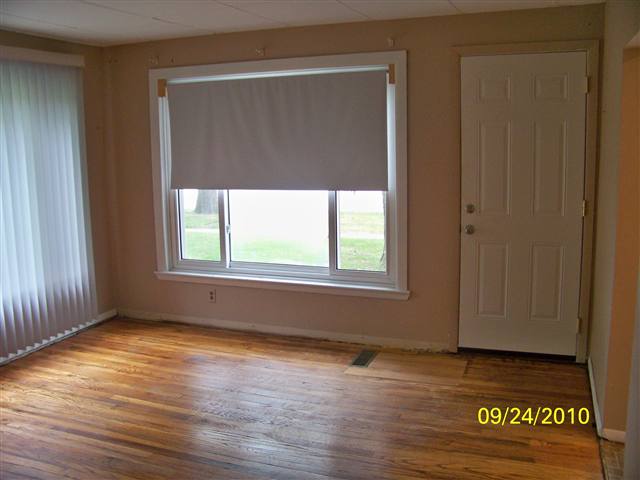 16225 13 Mile Road Fraser, MI 48026 - Photo 9 of 17 31025451-8.JPG