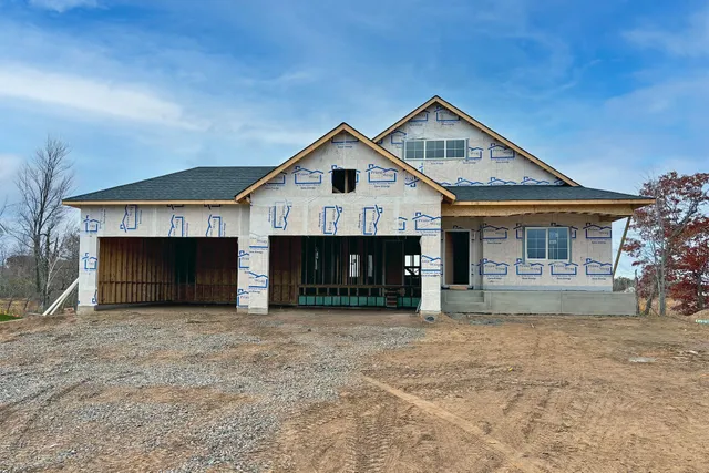 $525,000 | 1419 Woods Road Northeast, Isanti, MN 55040