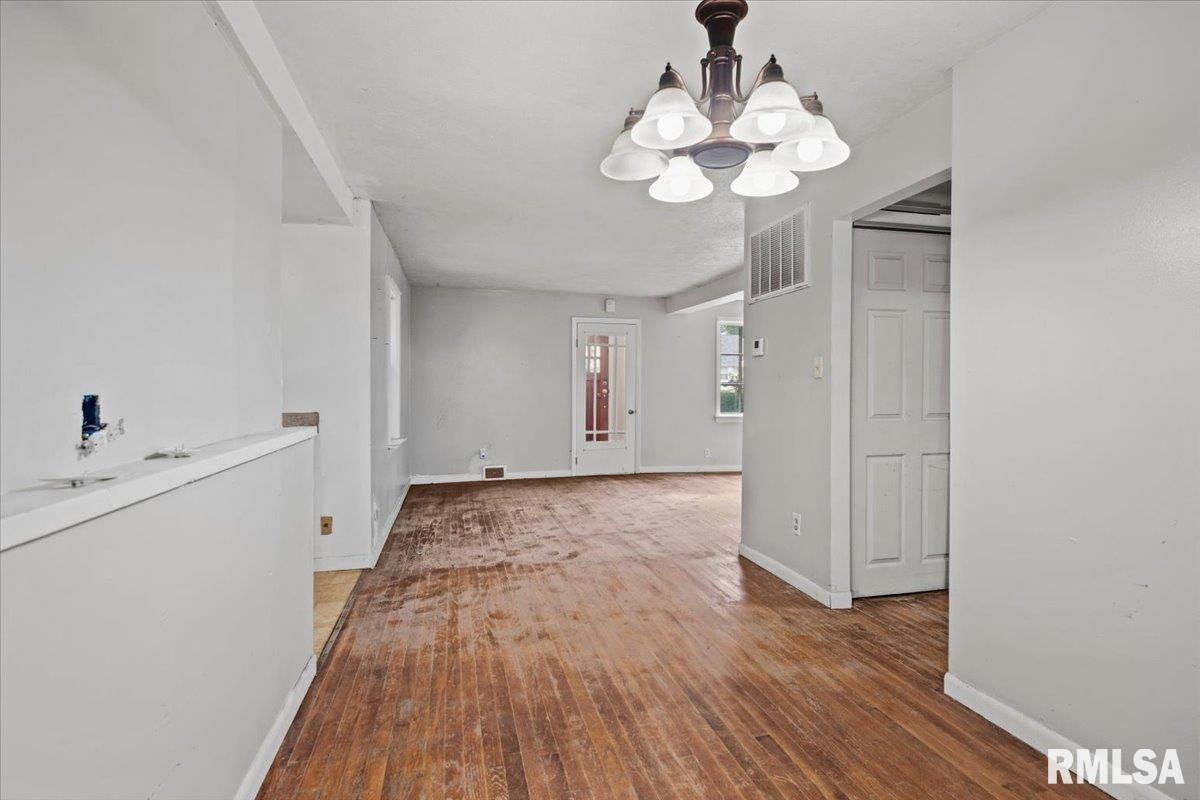 3245 South 2nd Street Springfield, IL 62703 - Photo 13 of 38 Gallery Image 13
