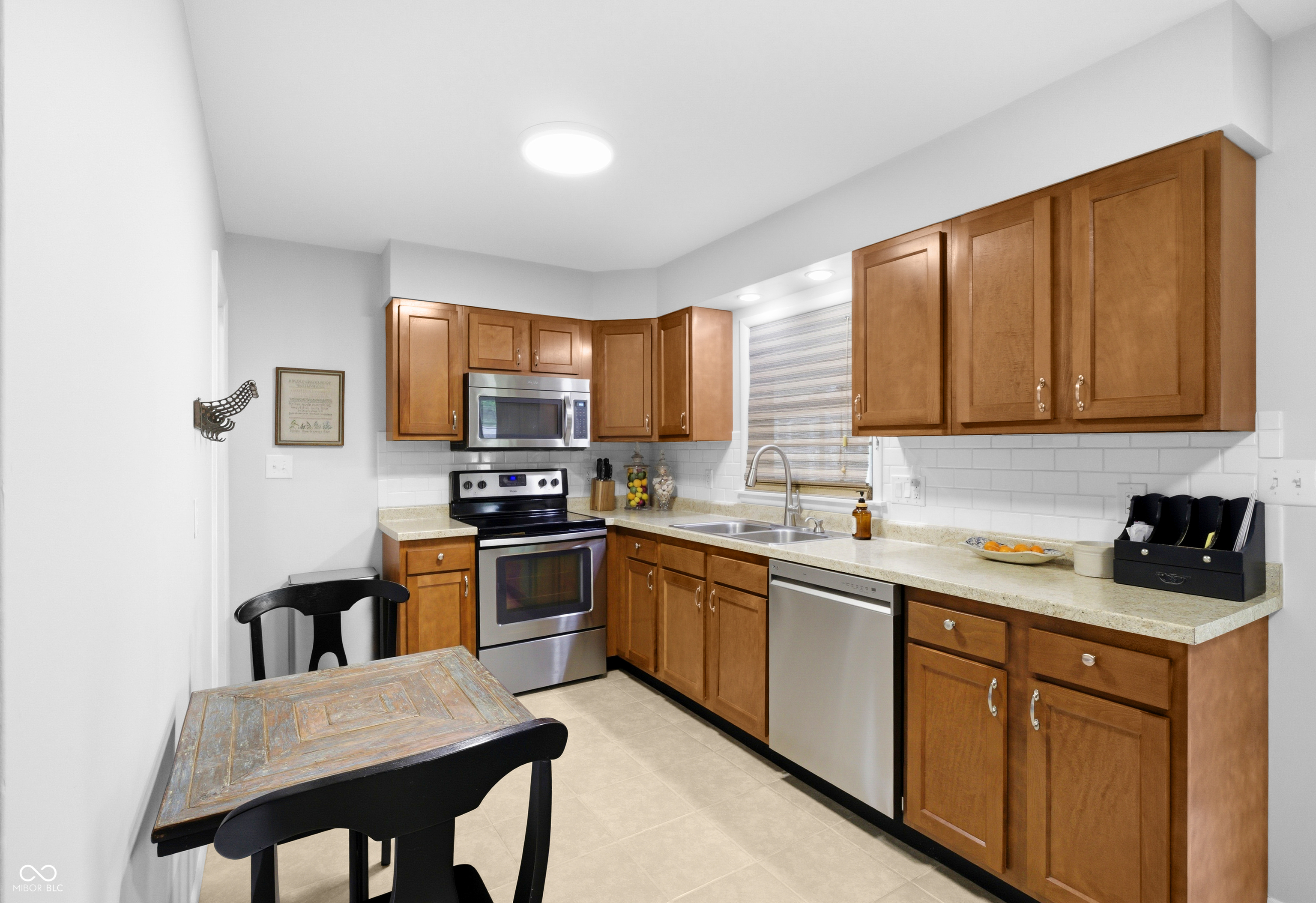 4236 Washington Street Columbus, IN 47203 - Photo 11 of 39