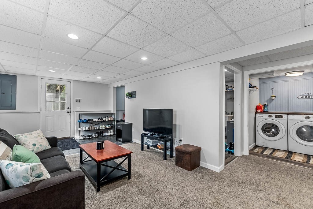 486 Leonard Street Raynham, MA 02767 - Photo 7 of 36 Gallery Image 7