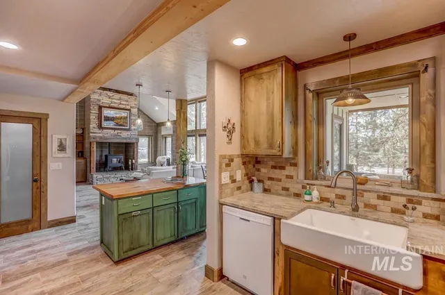 $1,669,000 | 212 Riovista, McCall, ID 83638