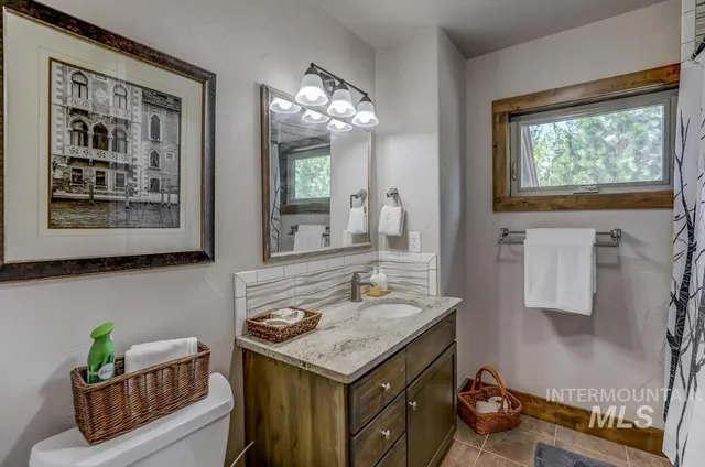 $1,669,000 | 212 Riovista, McCall, ID 83638