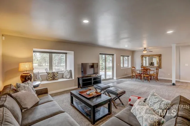 $1,669,000 | 212 Riovista, McCall, ID 83638