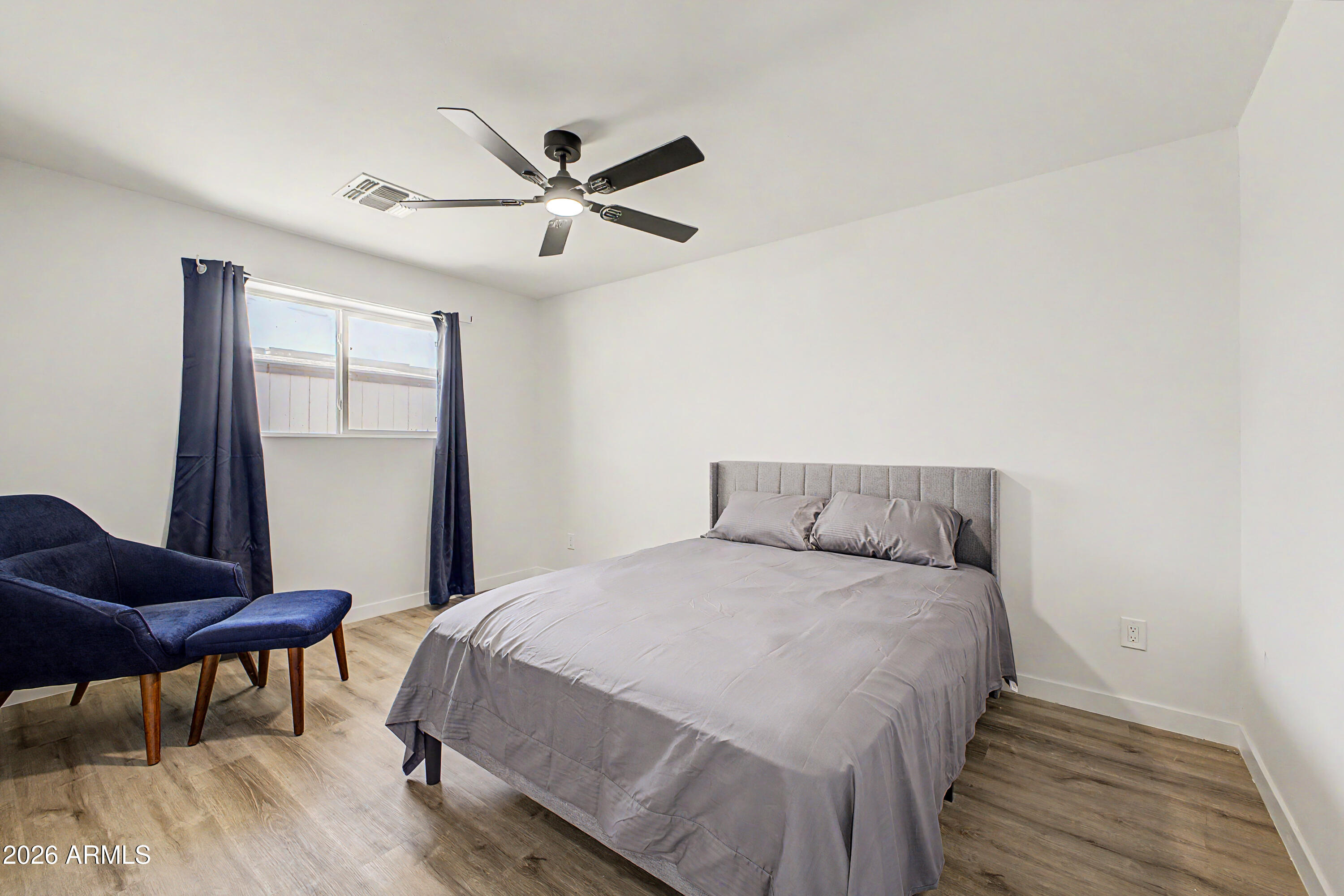 3901 West Elm Street Phoenix, AZ 85019 - Photo 10 of 18 0196a5c222aff4d44f23dc2e03c57d8b