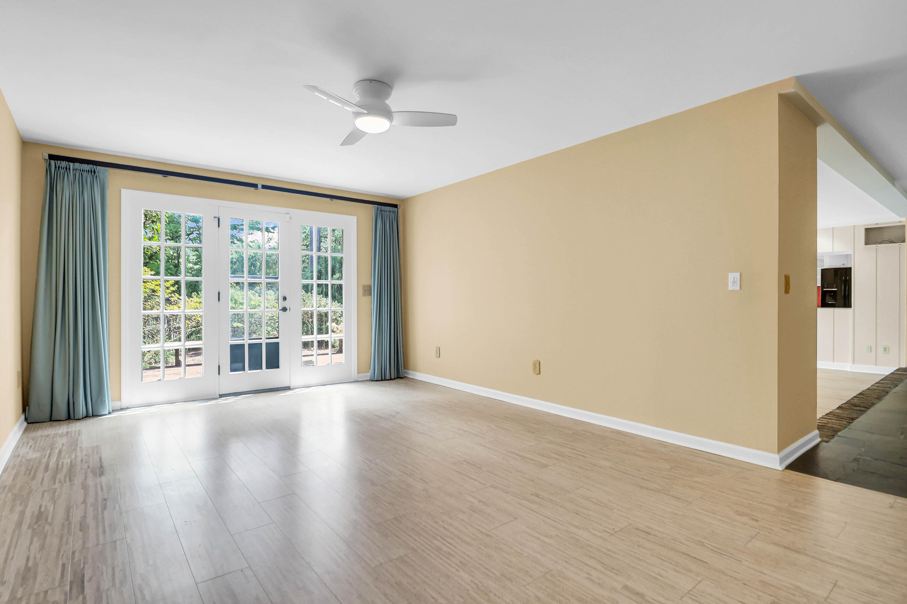 38 Sussex Road Charleston, SC 29407 - Photo 15 of 60 Office Space off Den