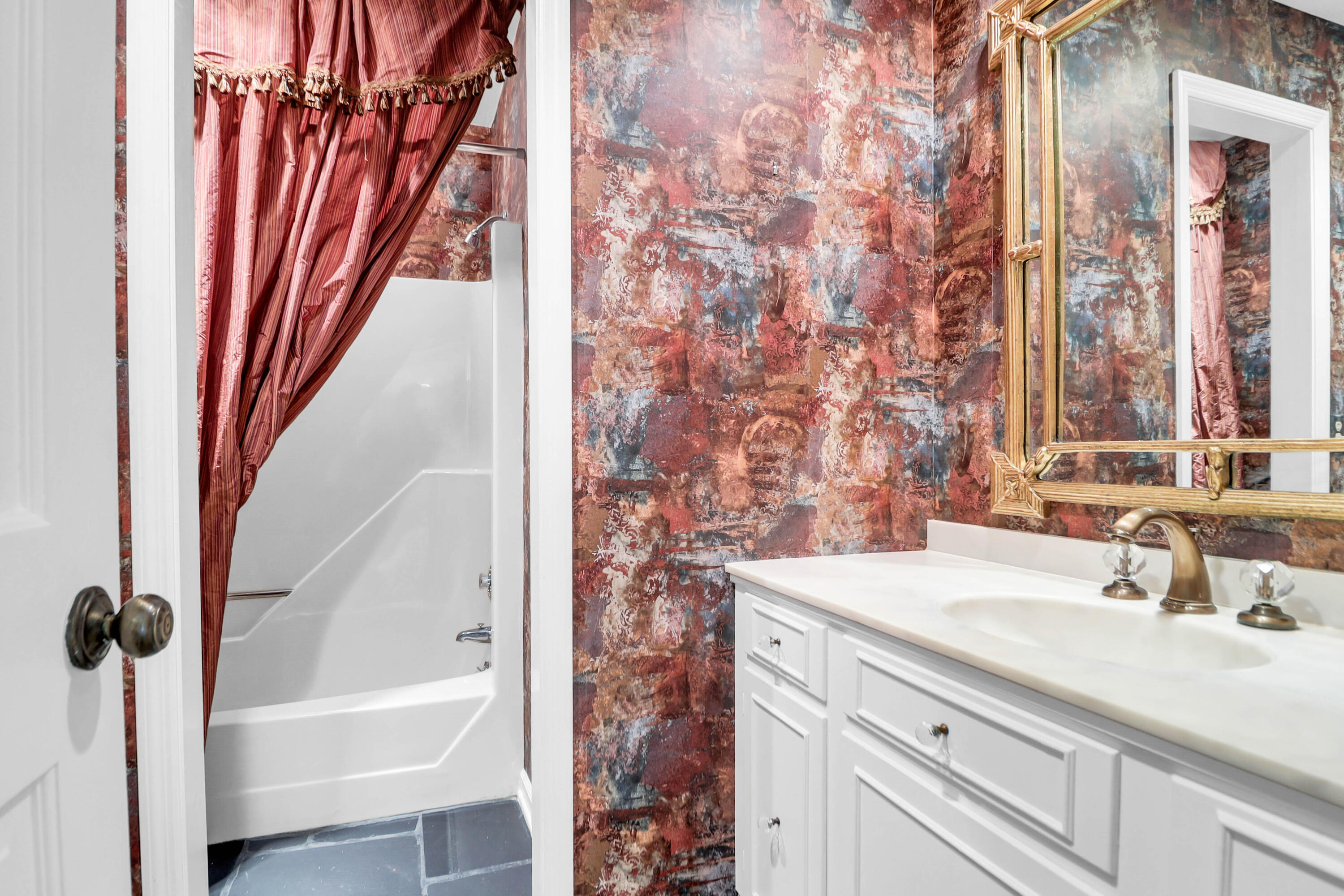 38 Sussex Road Charleston, SC 29407 - Photo 20 of 60 Full Dwnst bth with slate flooring