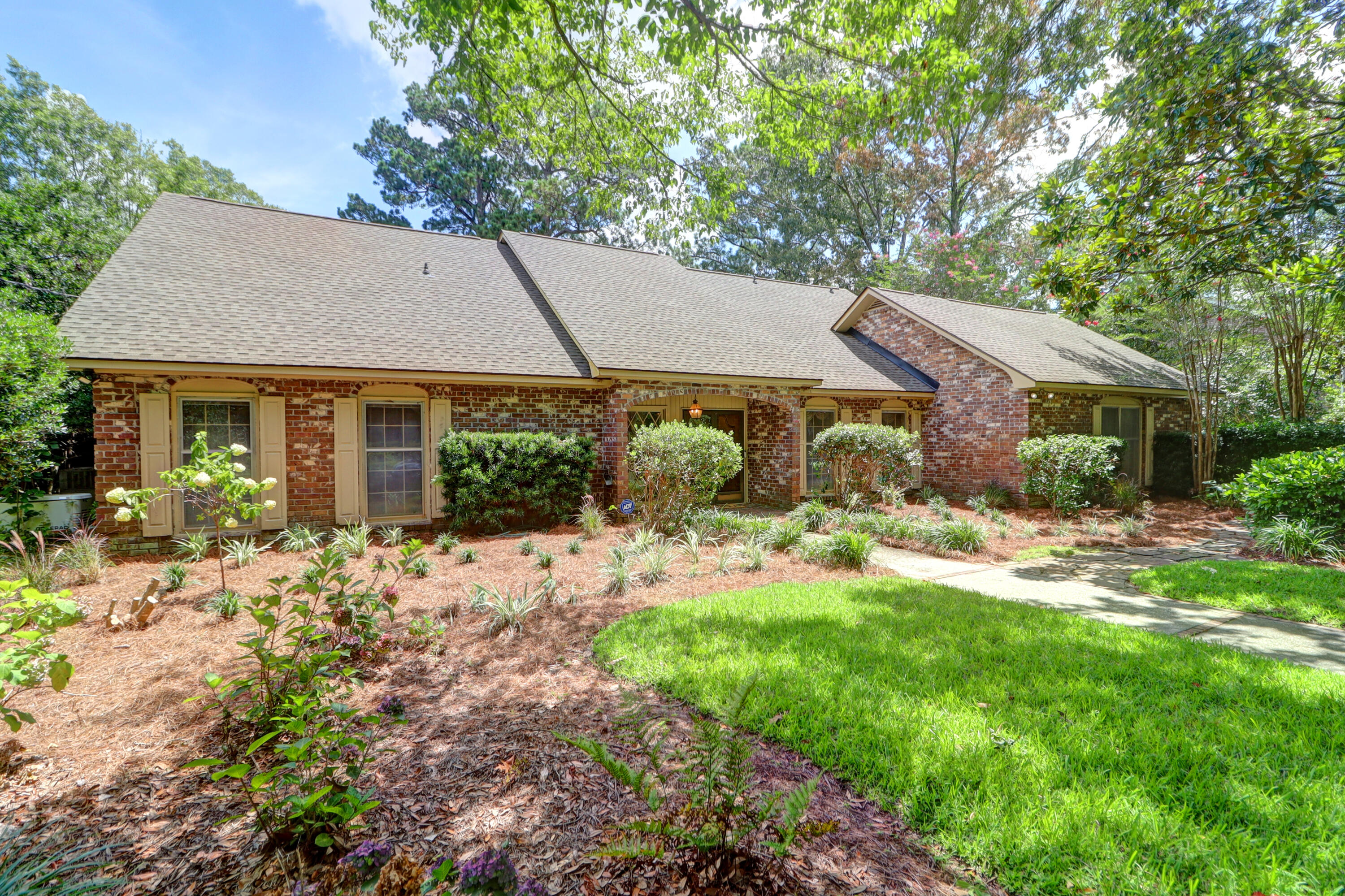 38 Sussex Road Charleston, SC 29407 - Photo 2 of 60 Fresh Landscaping