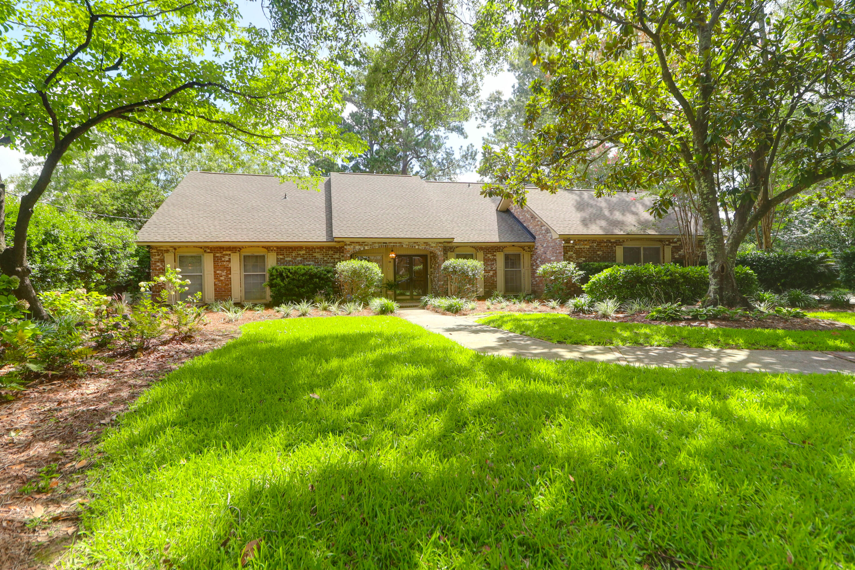 38 Sussex Road Charleston, SC 29407 - Photo 3 of 60 Mature Landscaping