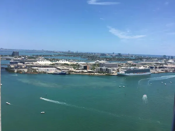 $450,000 | 335 South Biscayne Boulevard, Unit 4004, Miami, FL 33131