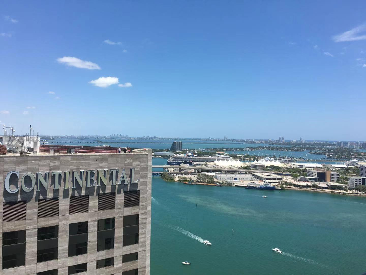 335 South Biscayne Boulevard, Unit 4004 Miami, FL 33131 - Photo 2 of 11 View