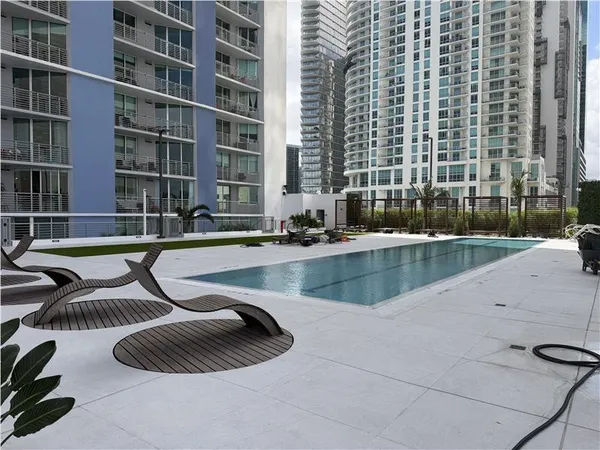 $450,000 | 335 South Biscayne Boulevard, Unit 4004, Miami, FL 33131