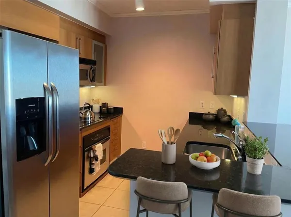 $450,000 | 335 South Biscayne Boulevard, Unit 4004, Miami, FL 33131