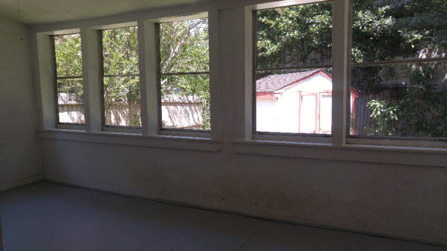 606 North Pine Street Foley, AL 36535 - Photo 8 of 14 Laundry Porch