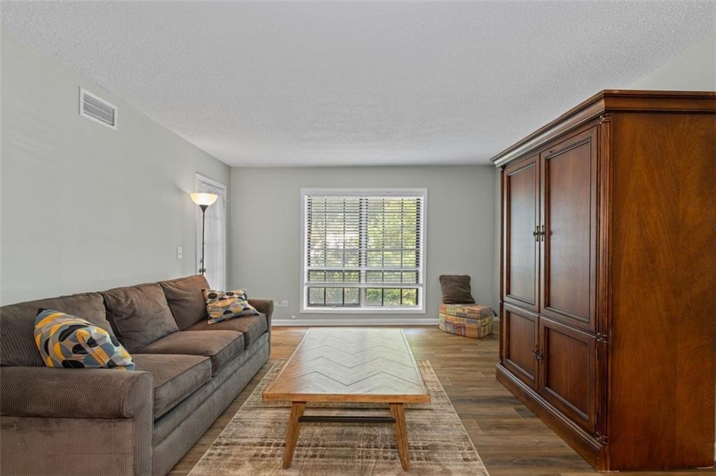 6851 Roswell Road, Unit H18 Atlanta, GA 30328 - Photo 9 of 33
